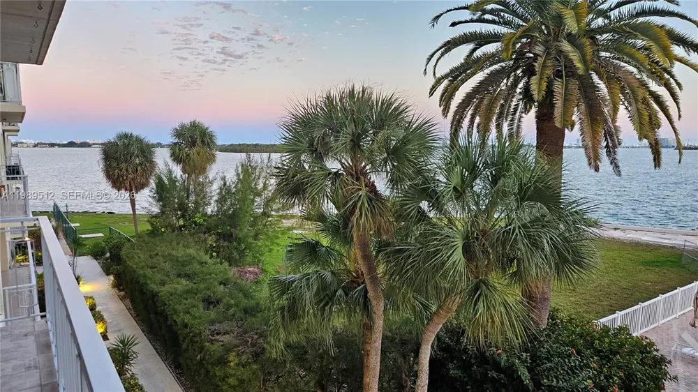 11111 Biscayne Blvd #3F Miami, FL 33181