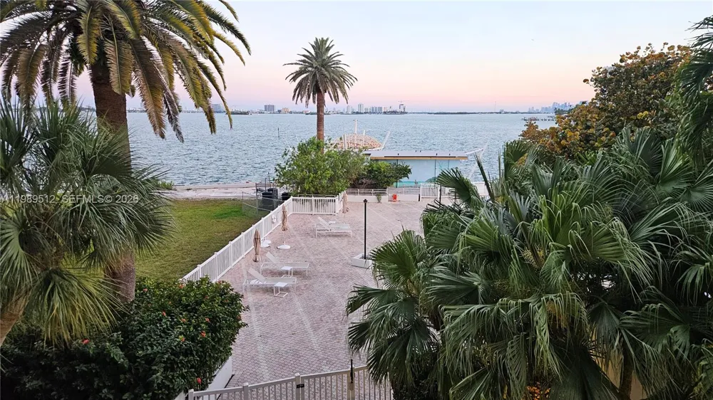 11111 Biscayne Blvd #3F Miami, FL 33181