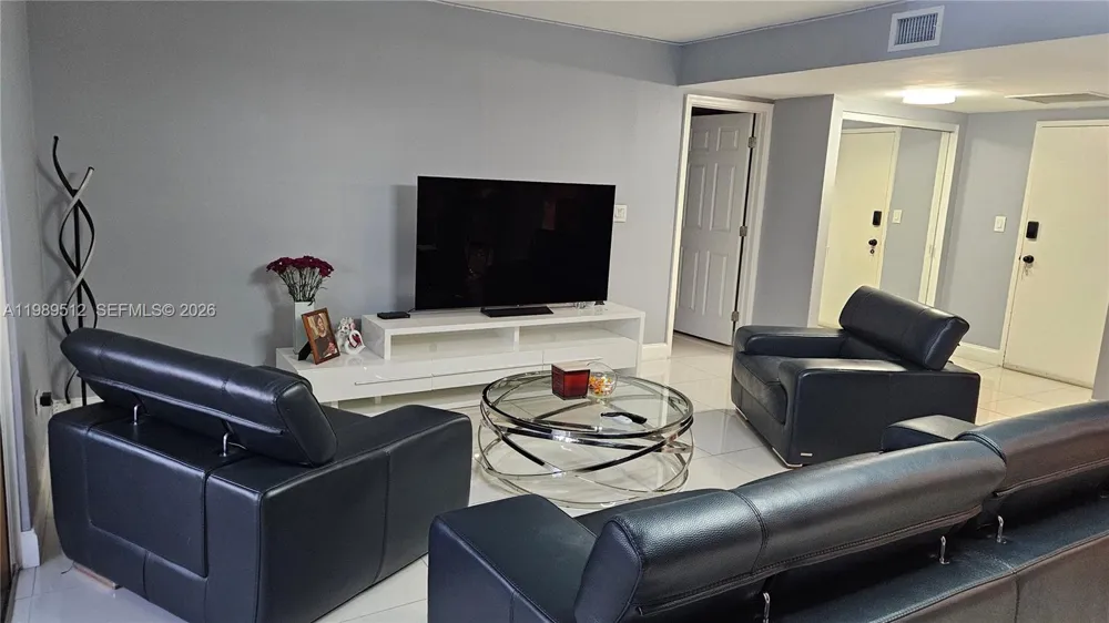 11111 Biscayne Blvd #3F Miami, FL 33181