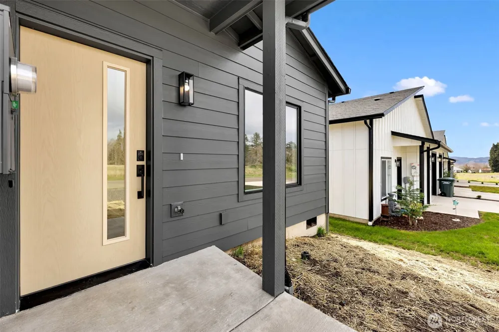 3 Anchor Way Loop #B Cathlamet, WA 98612
