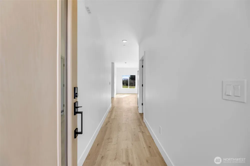 3 Anchor Way Loop #B Cathlamet, WA 98612