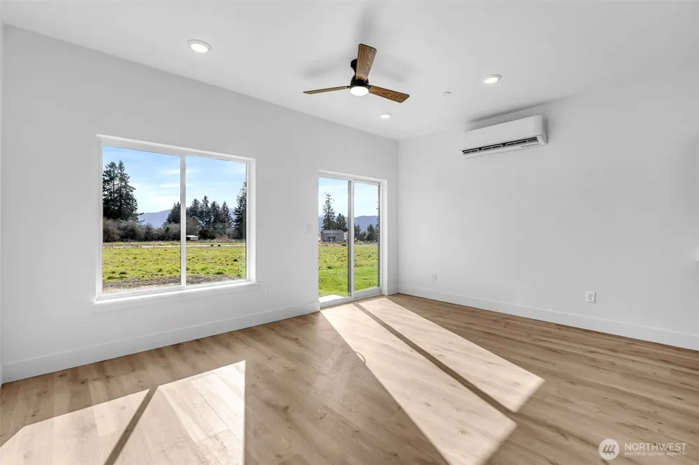 3 Anchor Way Loop #B Cathlamet, WA 98612