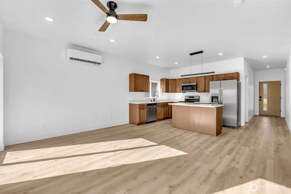 3 Anchor Way Loop #B Cathlamet, WA 98612