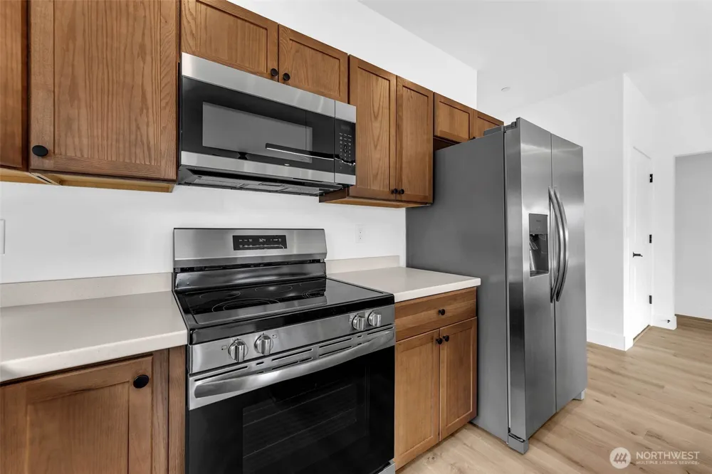 3 Anchor Way Loop #B Cathlamet, WA 98612