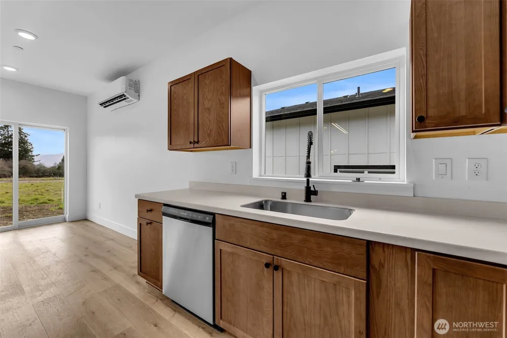 3 Anchor Way Loop #B Cathlamet, WA 98612