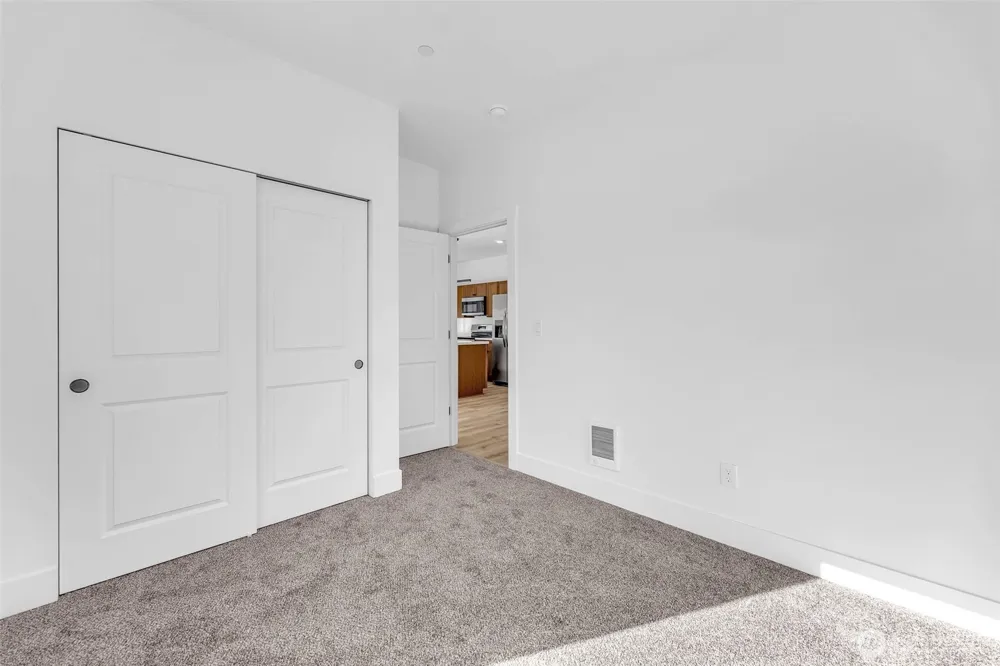 3 Anchor Way Loop #B Cathlamet, WA 98612
