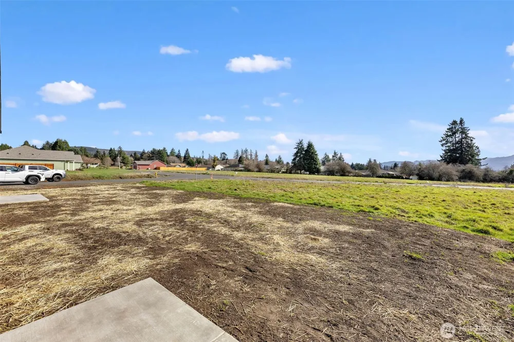 3 Anchor Way Loop #B Cathlamet, WA 98612