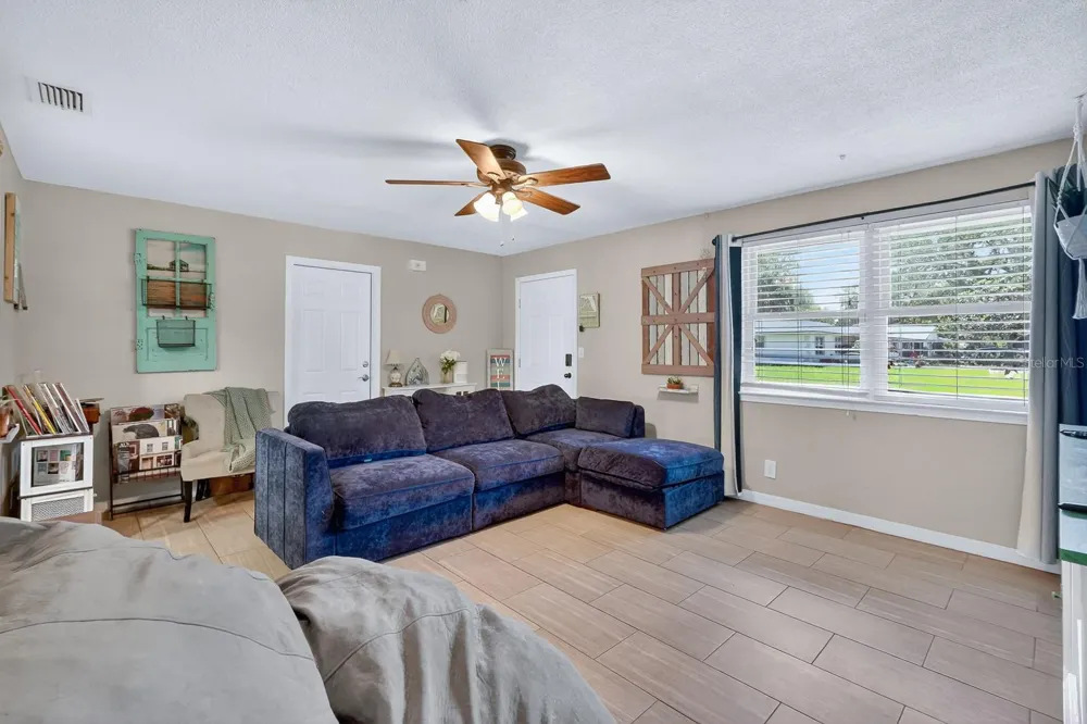 327 LONDON ROAD Daytona Beach, FL 32117