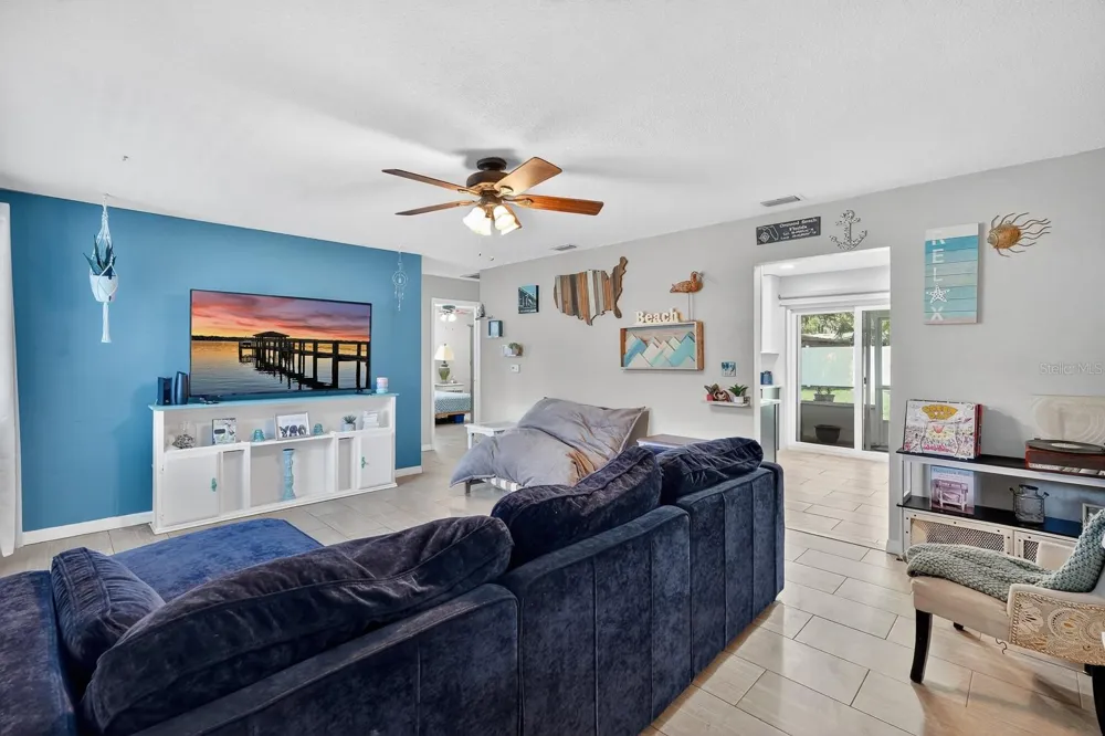 327 LONDON ROAD Daytona Beach, FL 32117