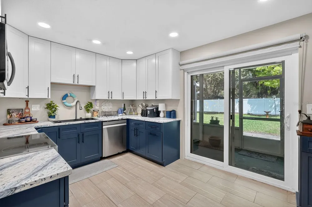 327 LONDON ROAD Daytona Beach, FL 32117