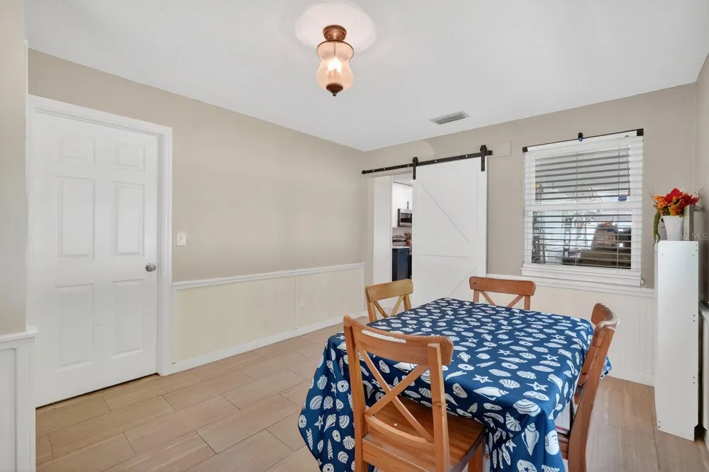 327 LONDON ROAD Daytona Beach, FL 32117