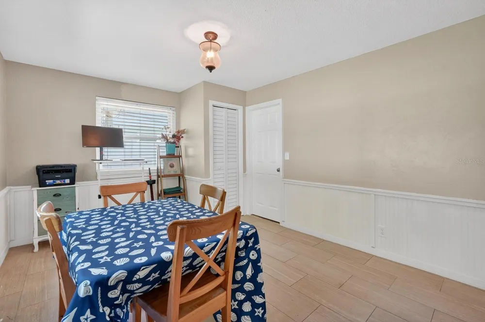 327 LONDON ROAD Daytona Beach, FL 32117