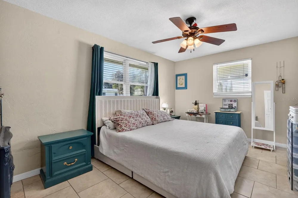 327 LONDON ROAD Daytona Beach, FL 32117