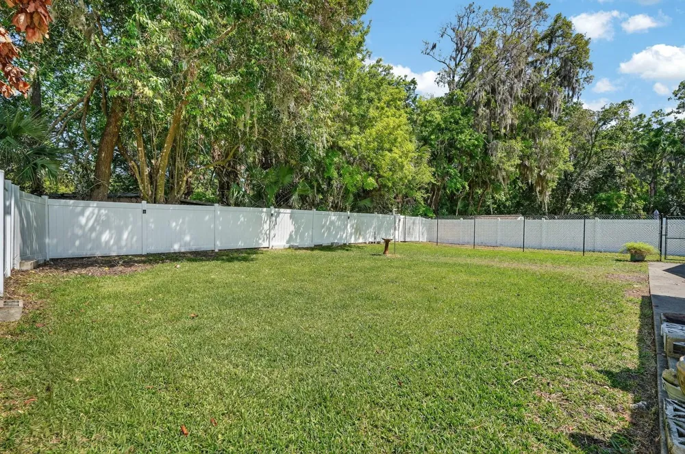 327 LONDON ROAD Daytona Beach, FL 32117