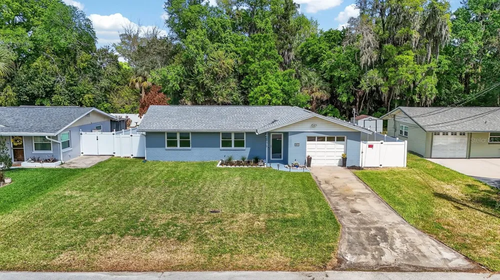 327 LONDON ROAD Daytona Beach, FL 32117
