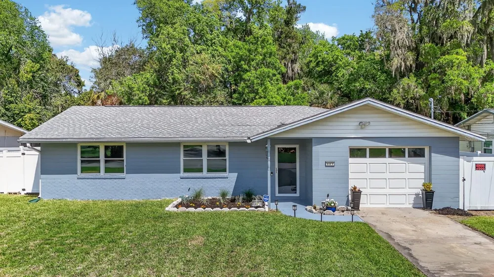327 LONDON ROAD Daytona Beach, FL 32117