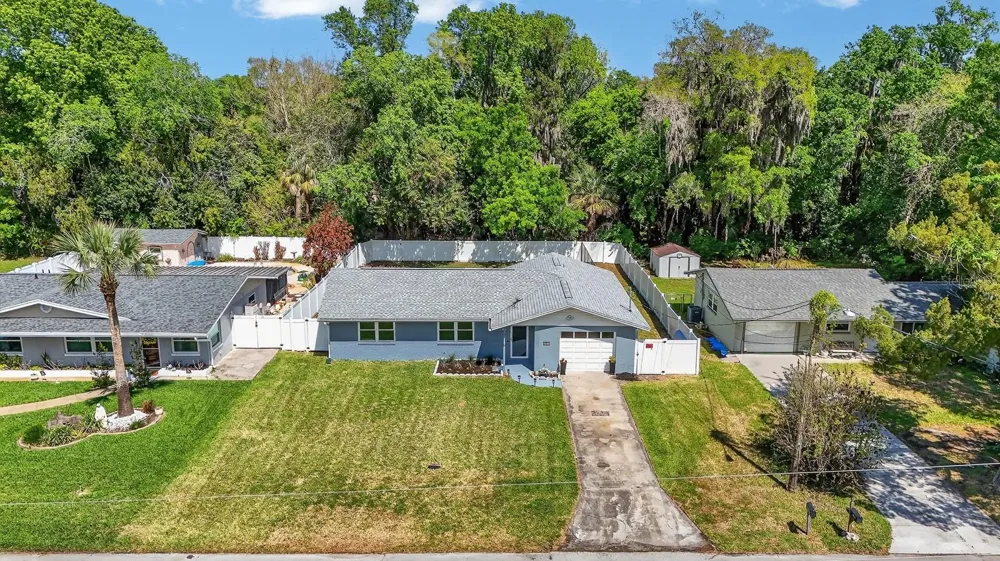 327 LONDON ROAD Daytona Beach, FL 32117