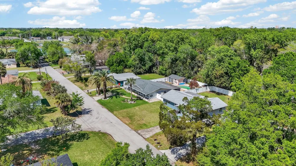 327 LONDON ROAD Daytona Beach, FL 32117