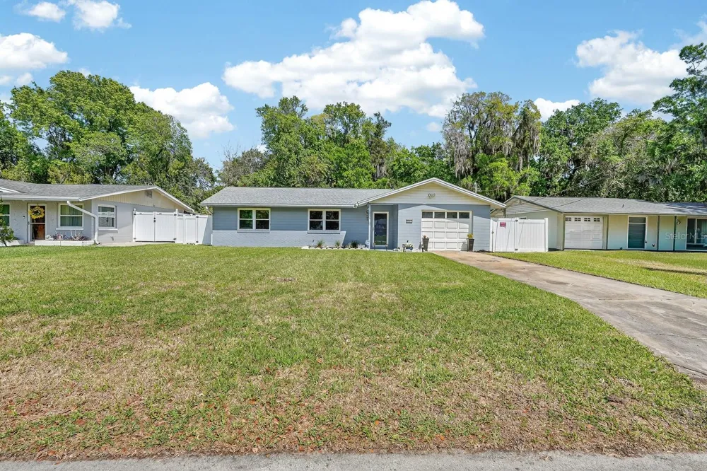 327 LONDON ROAD Daytona Beach, FL 32117