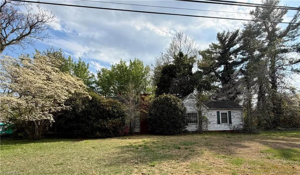 538 E Holly Grove Road Lexington, NC 27292