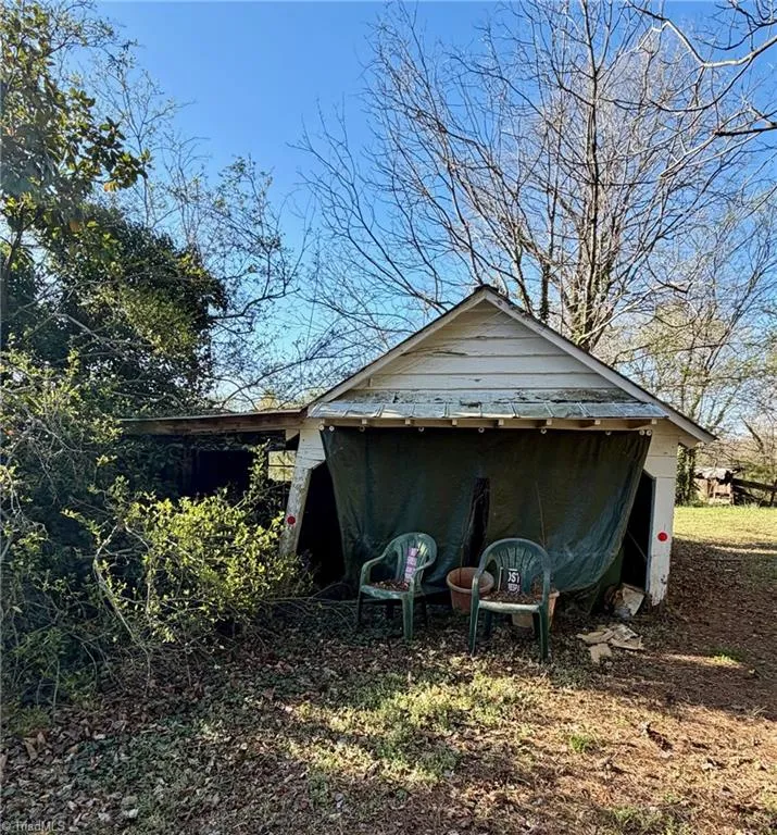 538 E Holly Grove Road Lexington, NC 27292