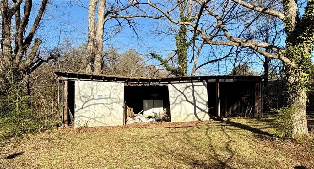 538 E Holly Grove Road Lexington, NC 27292