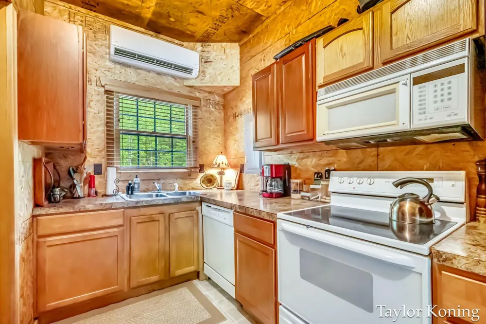 3111 128th Avenue Hart, MI 49420