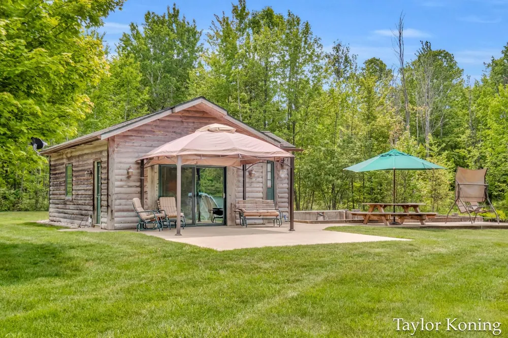 3111 128th Avenue Hart, MI 49420