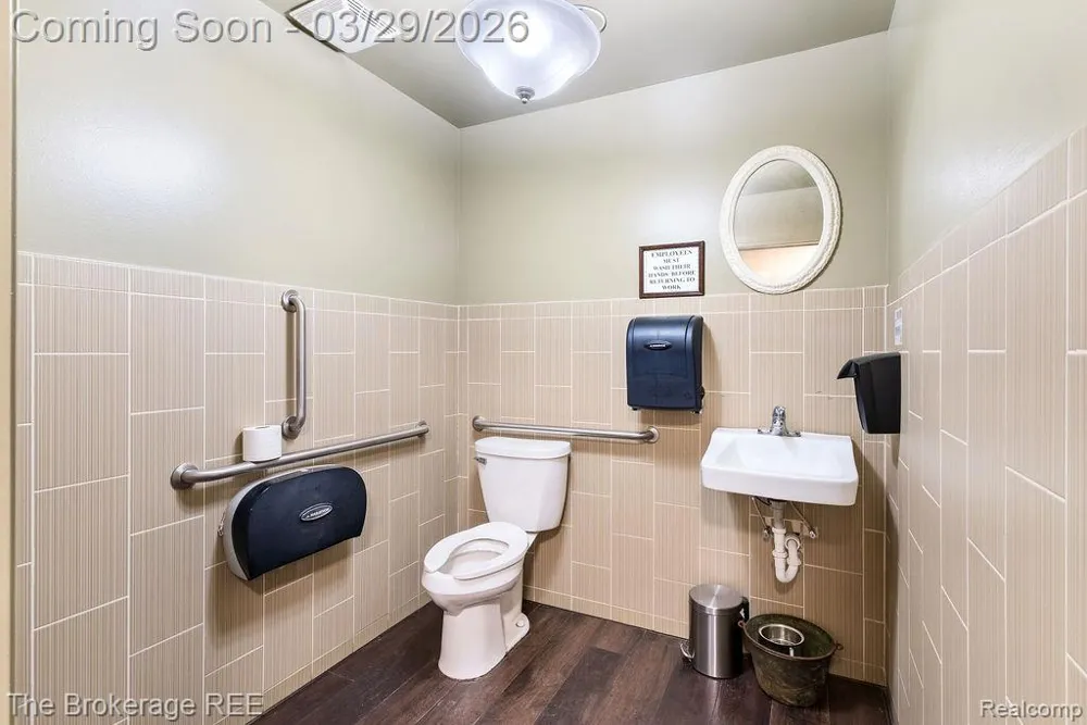 4654 WATER STREET Columbiaville Village, MI 48421