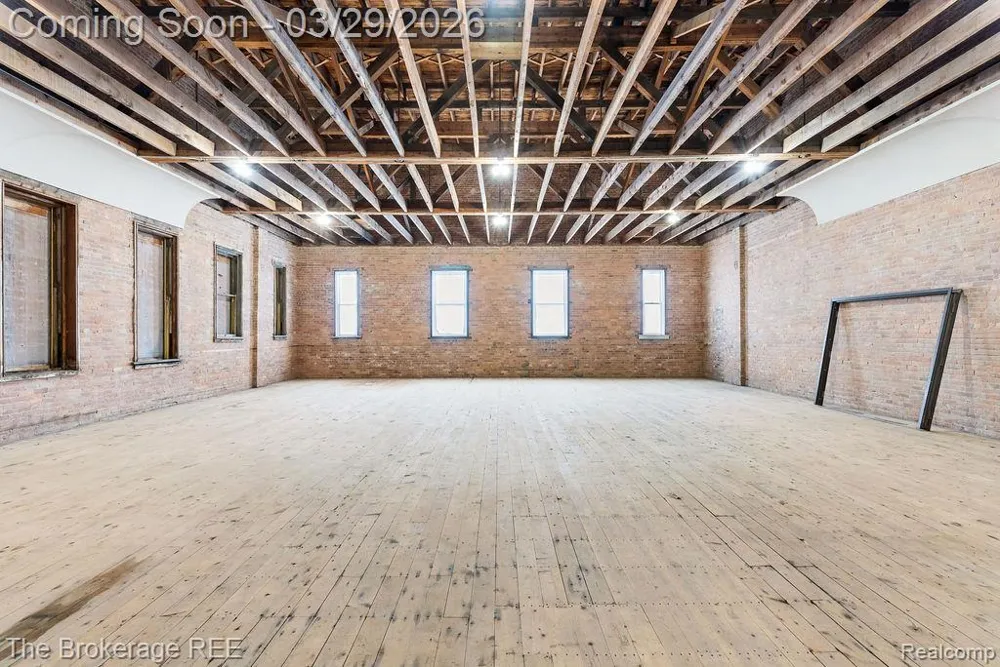 4654 WATER STREET Columbiaville Village, MI 48421