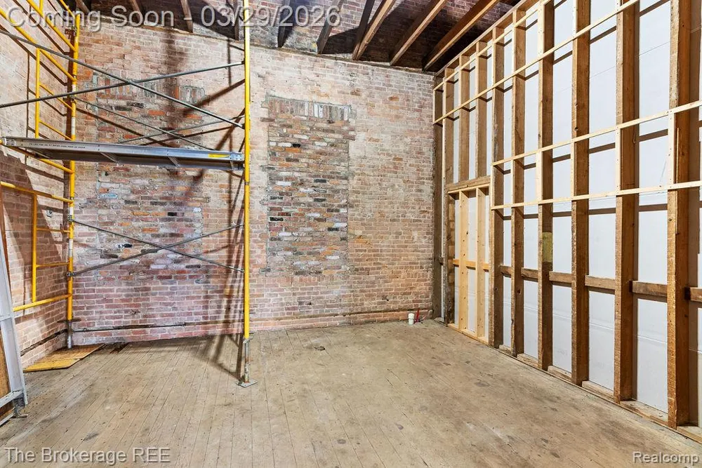 4654 WATER STREET Columbiaville Village, MI 48421