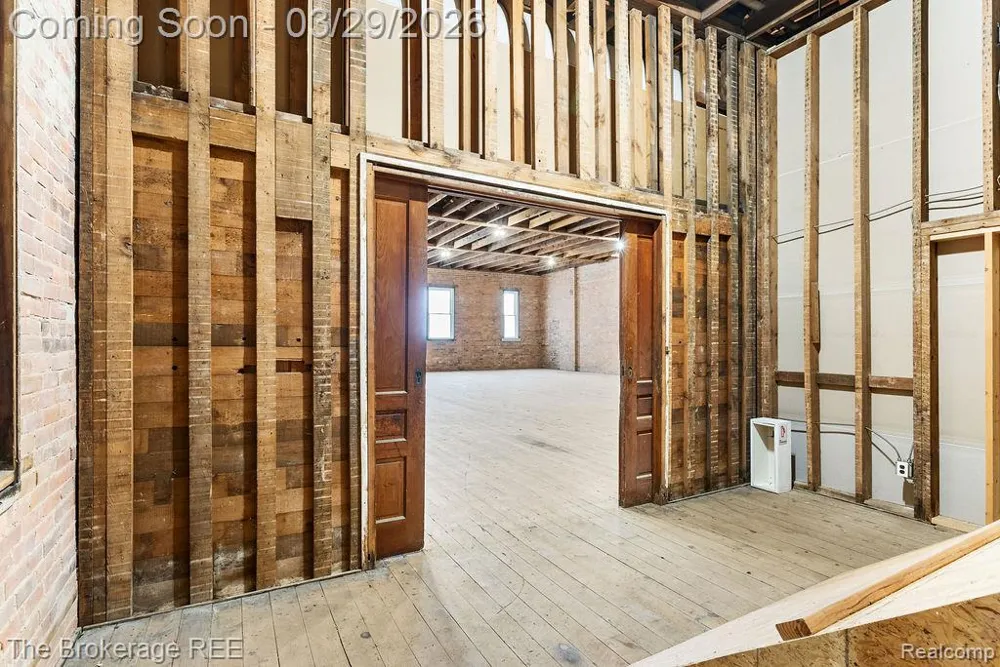 4654 WATER STREET Columbiaville Village, MI 48421