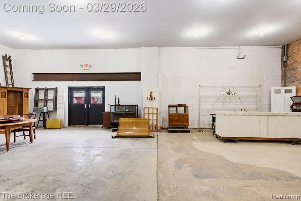 4654 WATER STREET Columbiaville Village, MI 48421