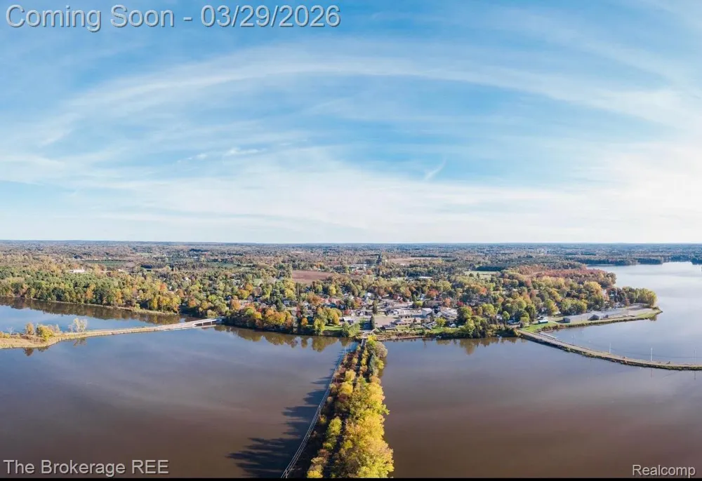 4654 WATER STREET Columbiaville Village, MI 48421