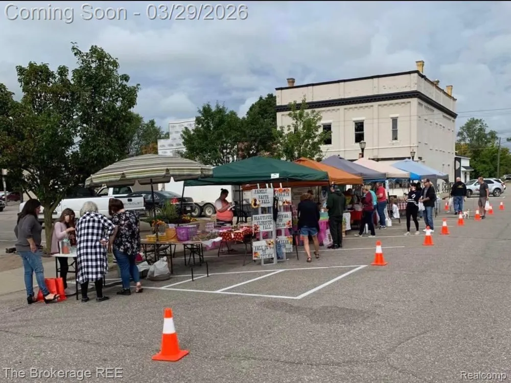 4654 WATER STREET Columbiaville Village, MI 48421
