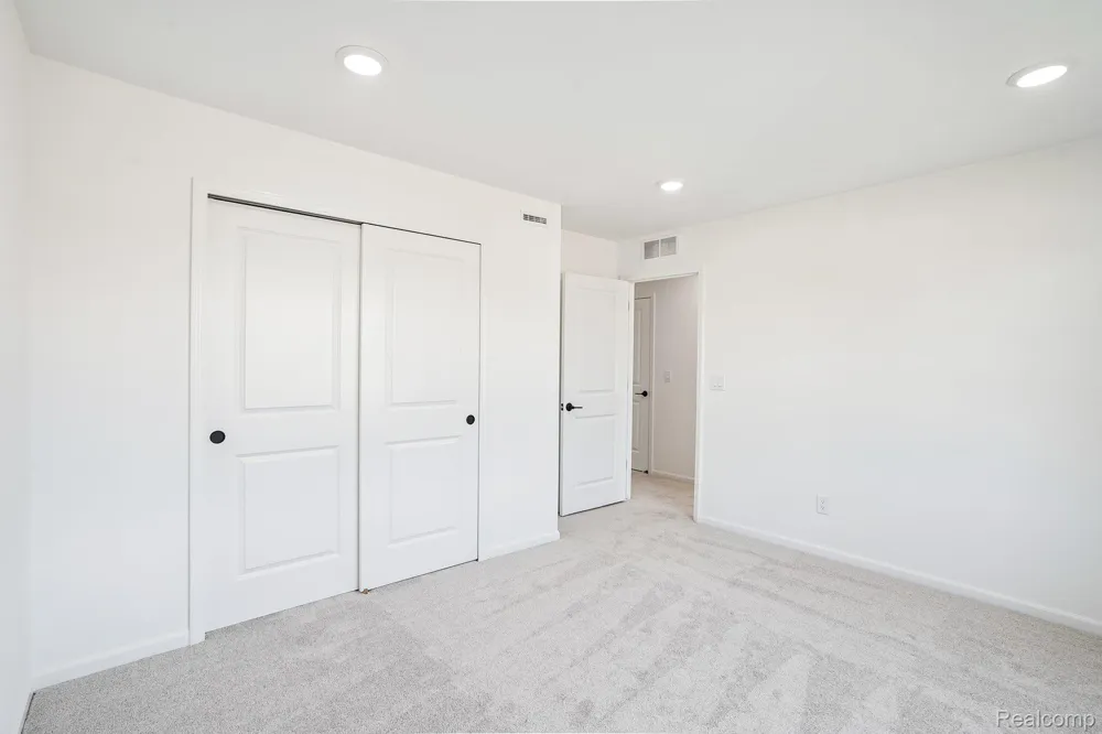 277 Lantana Drive Brighton City, MI 48116