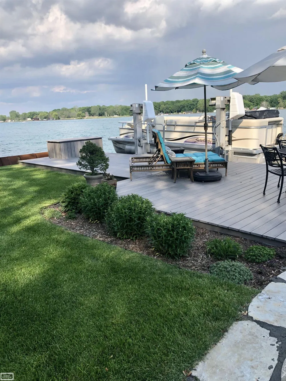 206 Edgewater Drive Algonac City, MI 48001