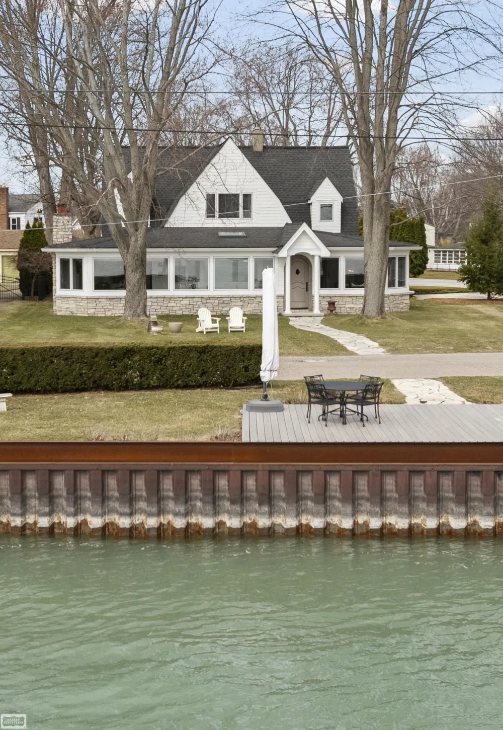 206 Edgewater Drive Algonac City, MI 48001
