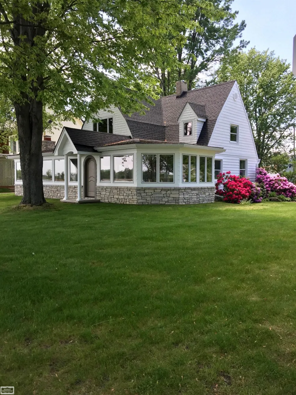 206 Edgewater Drive Algonac City, MI 48001