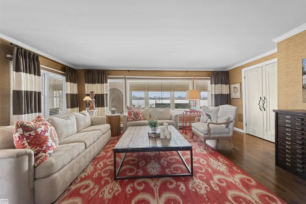 206 Edgewater Drive Algonac City, MI 48001