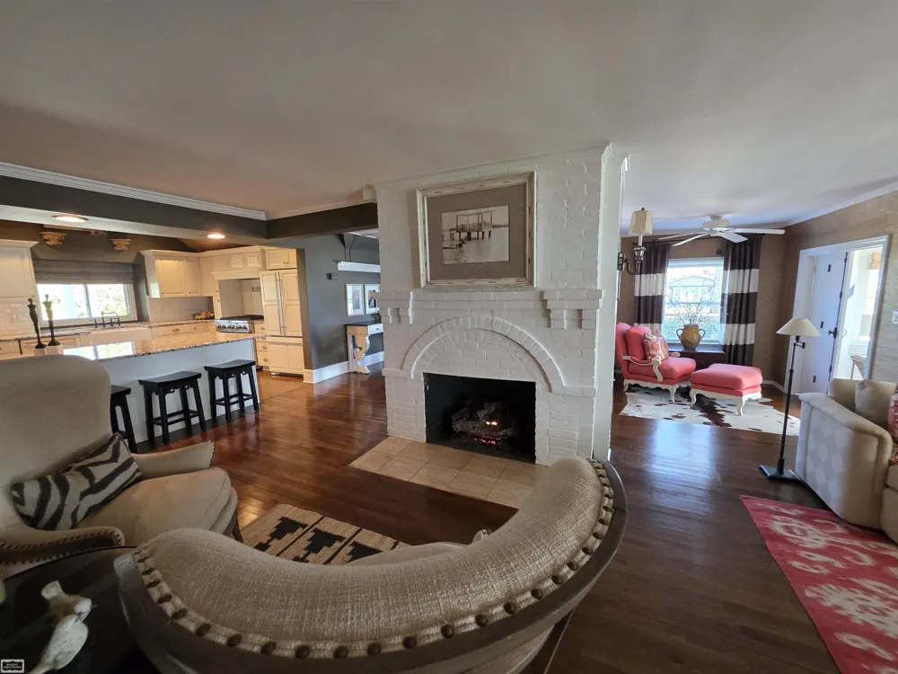 206 Edgewater Drive Algonac City, MI 48001