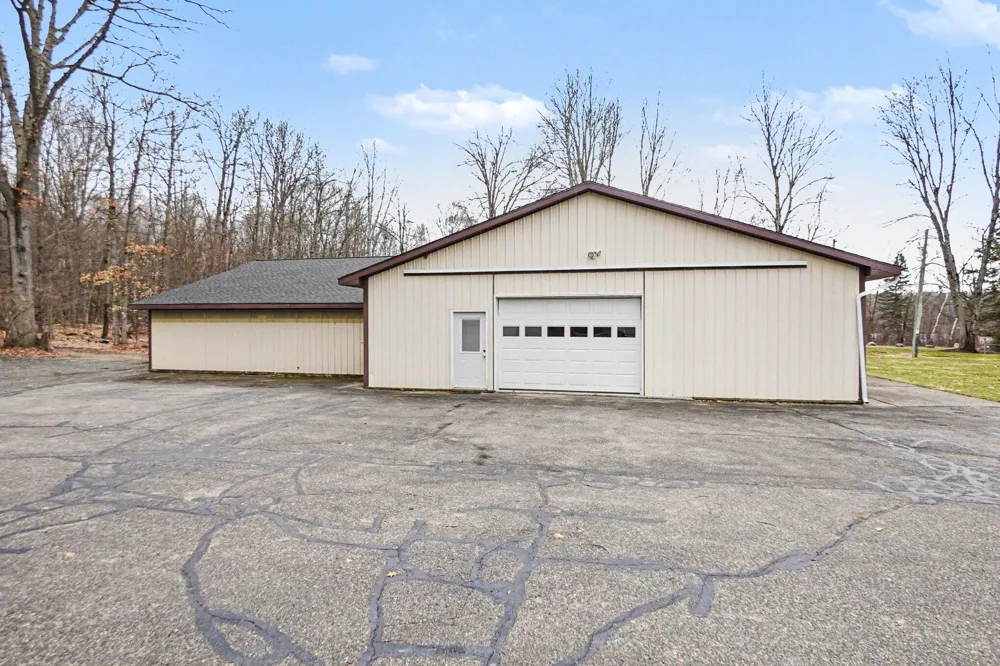 14051 17 Mile Road Colfax Township, MI 49342