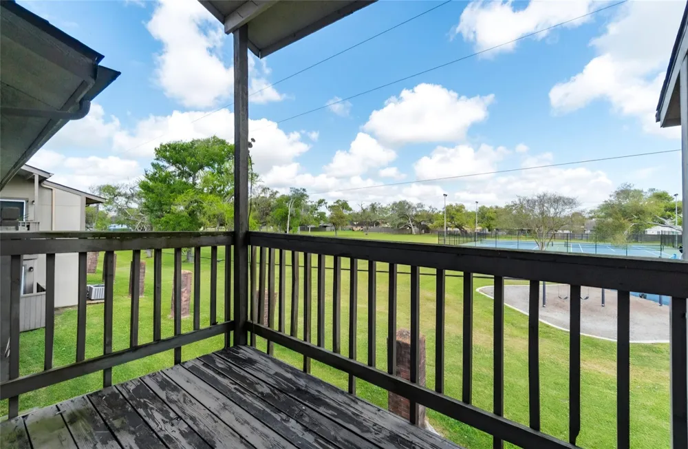 418 Garland Drive #206 Lake Jackson, TX 77566