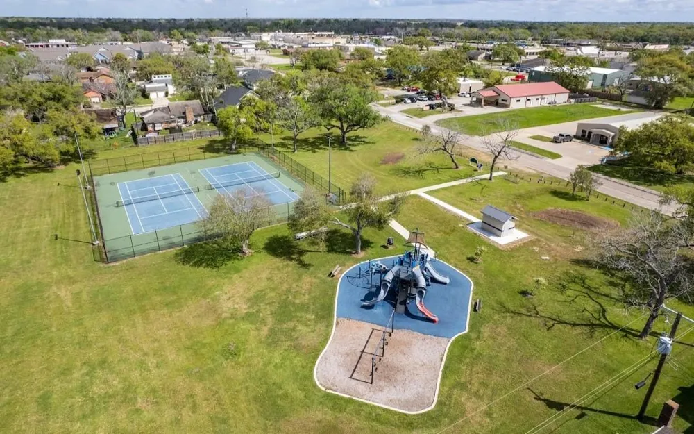 418 Garland Drive #206 Lake Jackson, TX 77566