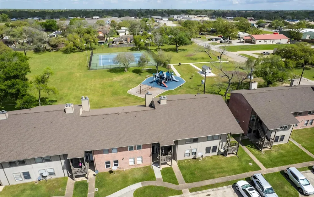 418 Garland Drive #206 Lake Jackson, TX 77566