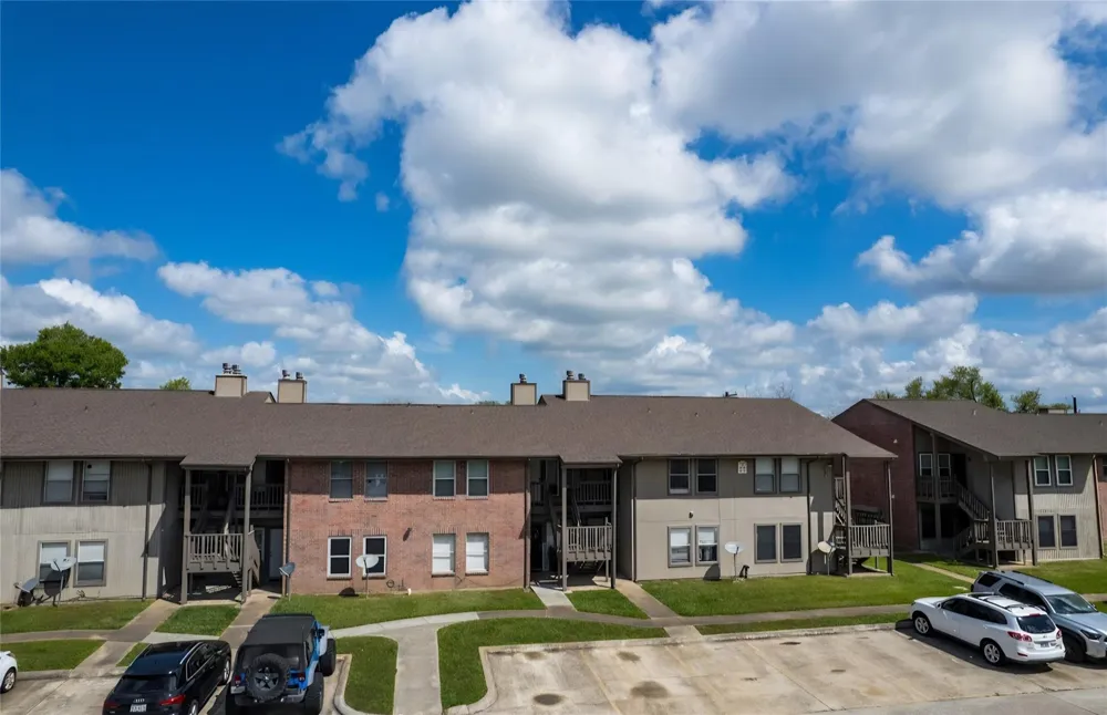 418 Garland Drive #206 Lake Jackson, TX 77566