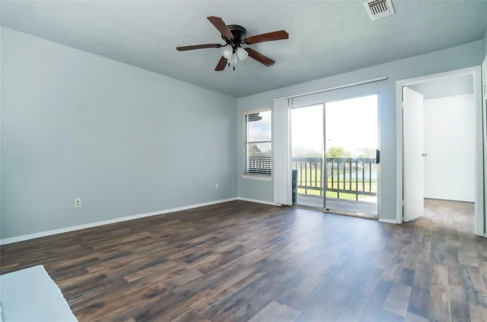 418 Garland Drive #206 Lake Jackson, TX 77566