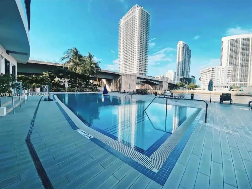 2600 E Hallandale Beach Blvd #T1001 Hallandale Beach, FL 33009