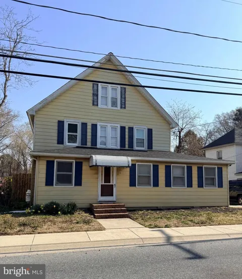111 E LILLIAN STREET