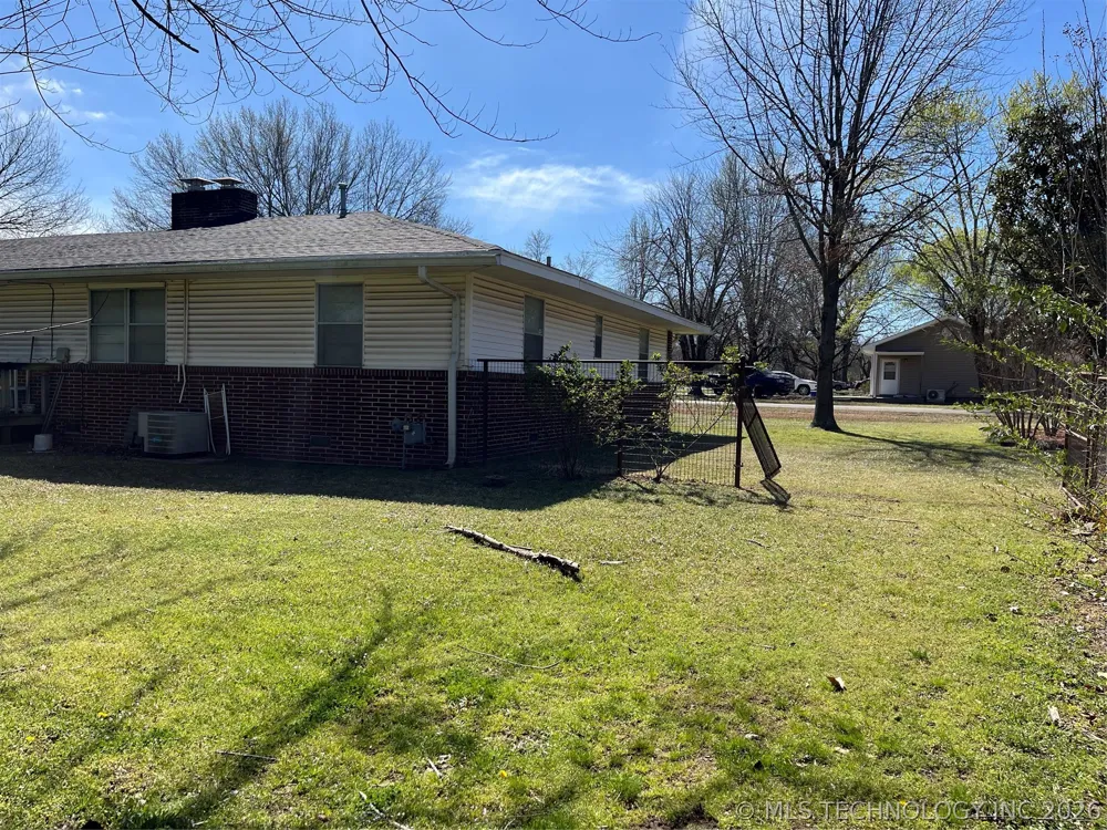 201 NW Rose Lane Stigler, OK 74462